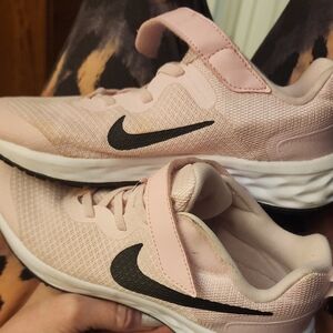 Nike Kids Light Pink Sneakers with Black Swoosh